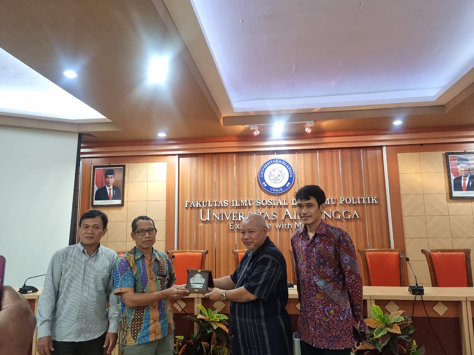 FISIP Udayana and FISIP Airlangga, Explore Tri Dharma College Cooperation