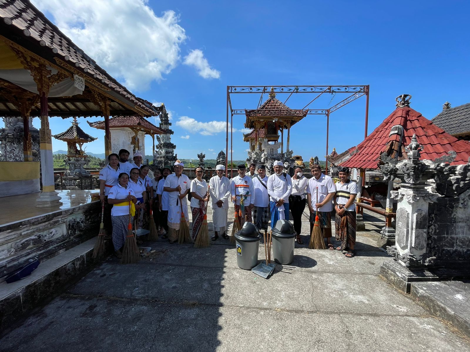 FISIP Udayana Conducts Community Service to Nusa Penida