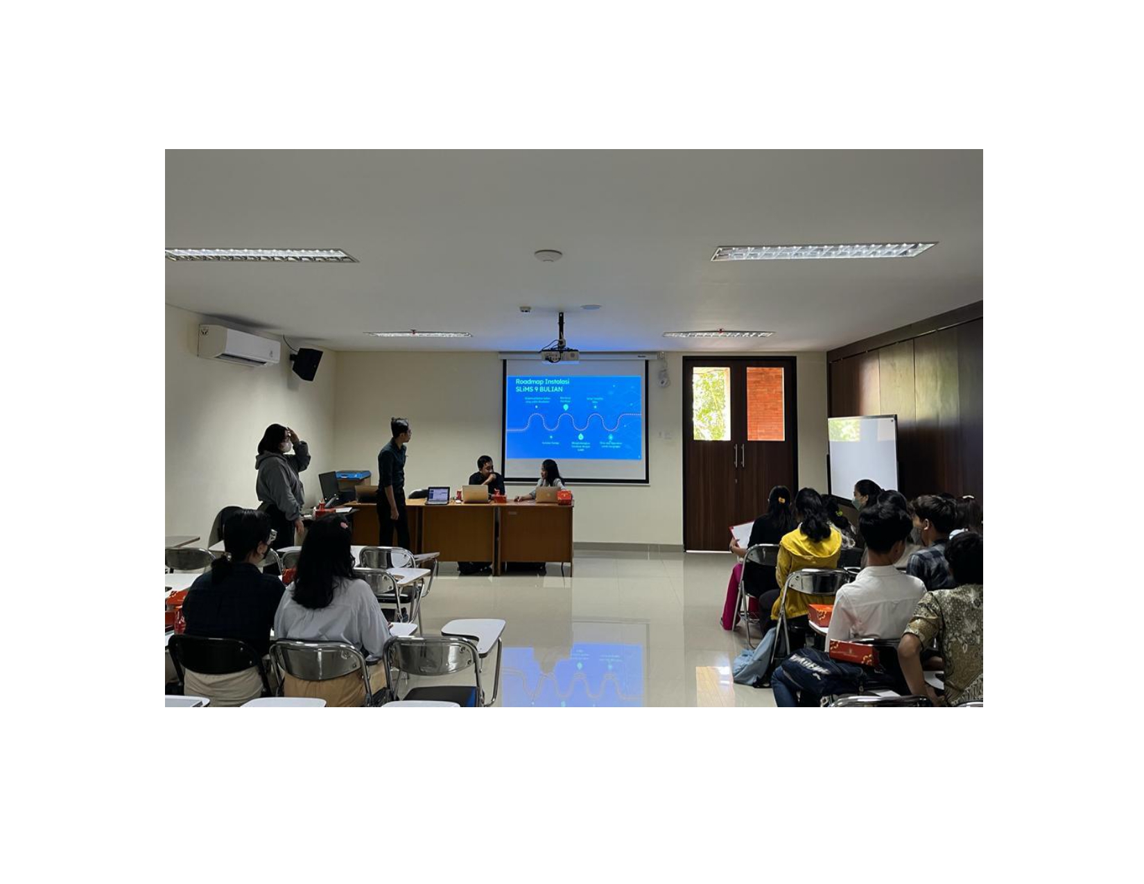 Practitioner Lecture of D3 Library of FISIP UNUD Presents Three Librarians