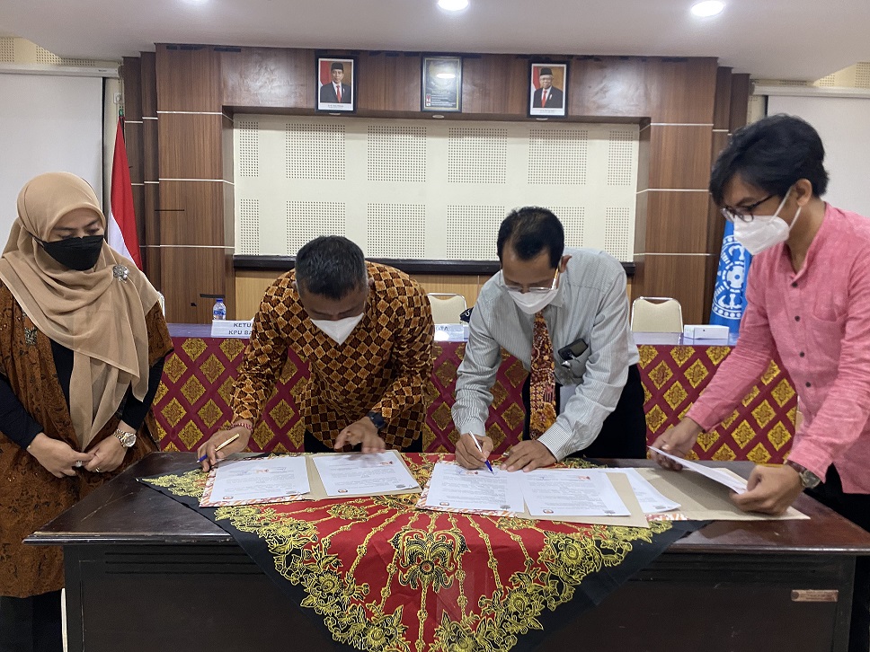 The Faculty of Social and Political Sciences, Udayana University Held the Signing of the Work Agreement Together with the Bali Provincial KPU